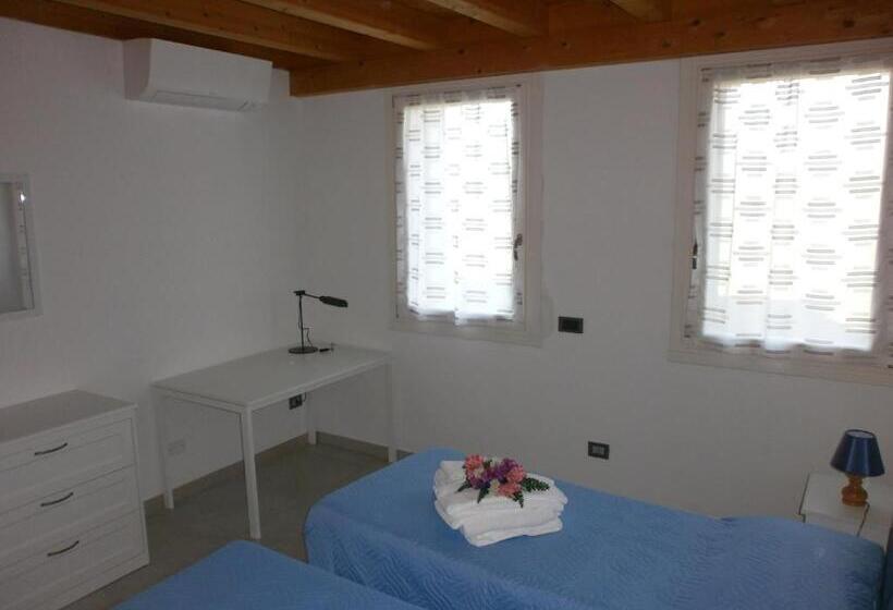 Apartamento 2 Dormitórios, Ca  Vittori