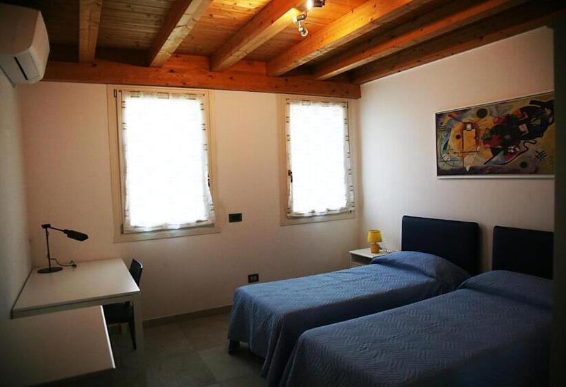 Apartamento 2 Dormitórios, Ca  Vittori