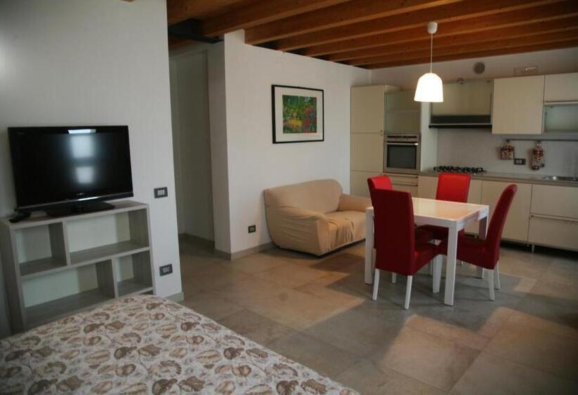 Apartamento 2 Dormitórios, Ca  Vittori