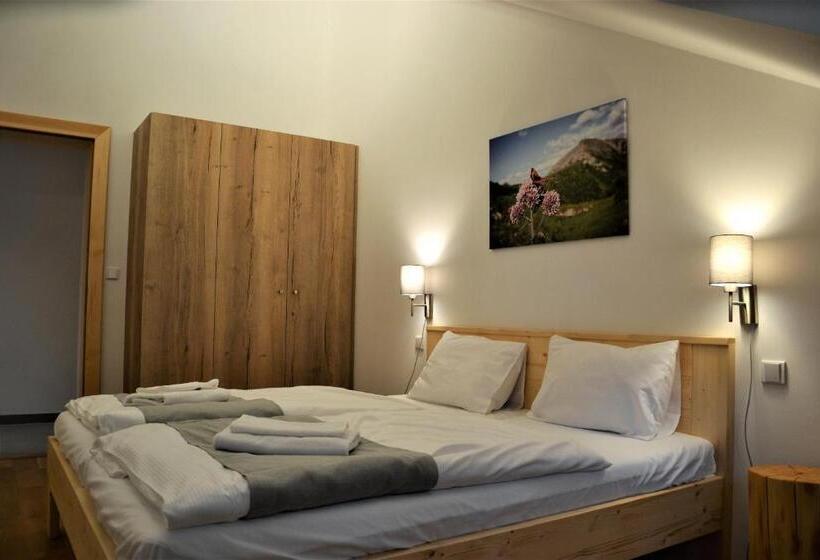 آپارتمان 2 خوابه, Residence Post