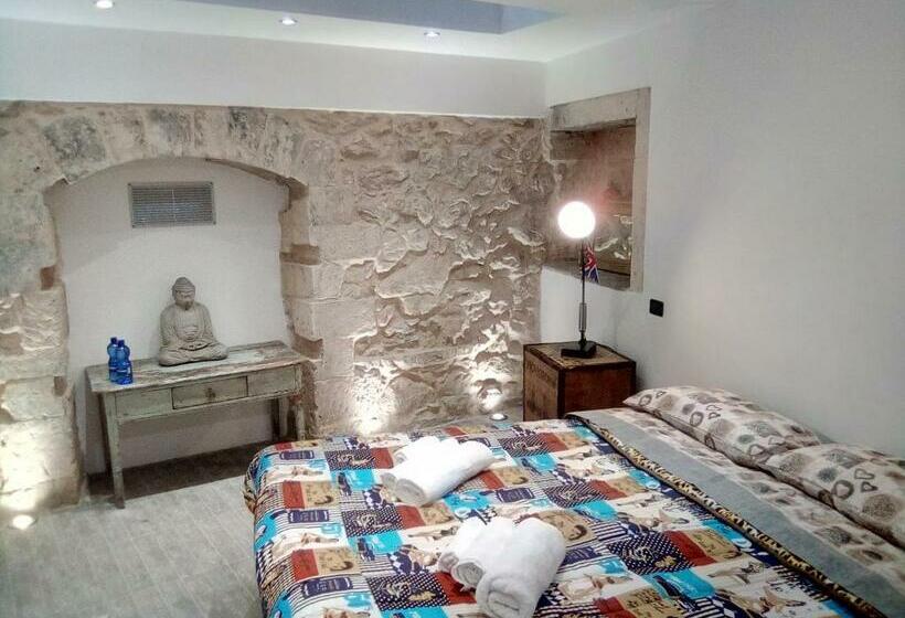 اتاق استاندارد, Via Pezza 100