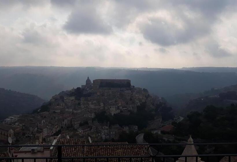 اتاق خانوادگی, Via Pezza 100