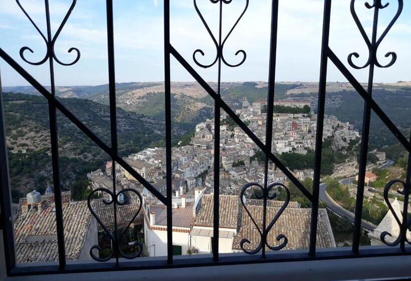 اتاق خانوادگی, Via Pezza 100
