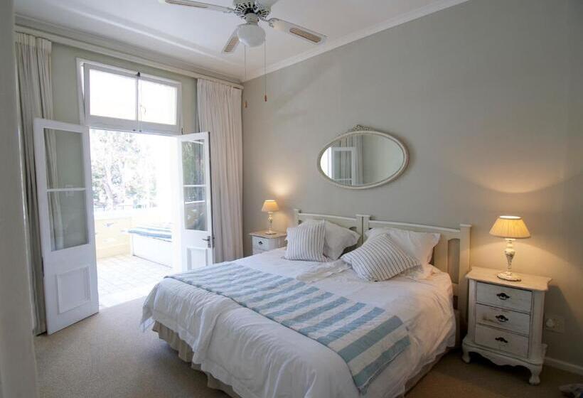 Апартаменты 1 Спальня с Балконом, On The Square Luxury Apartment