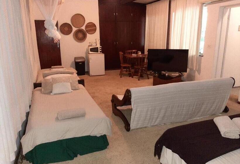패밀리 룸, Elephant Walk Guesthouse And Back Packers