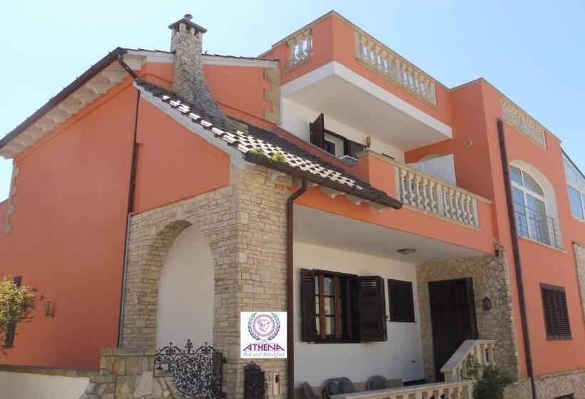 Студио Стандарт с Балконом, Athena B&b Castro