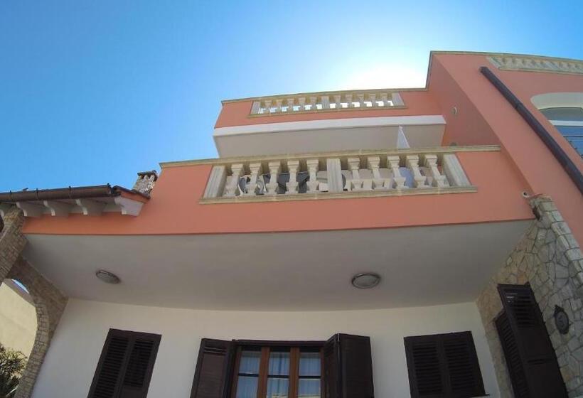Студио Стандарт с Балконом, Athena B&b Castro