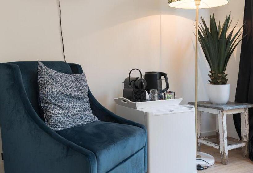 Номер Стандарт, Twenty Five Rooms