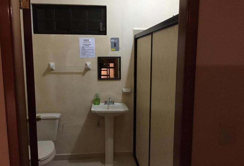 ルームシェアのワンベッド, Hostal Aquismon