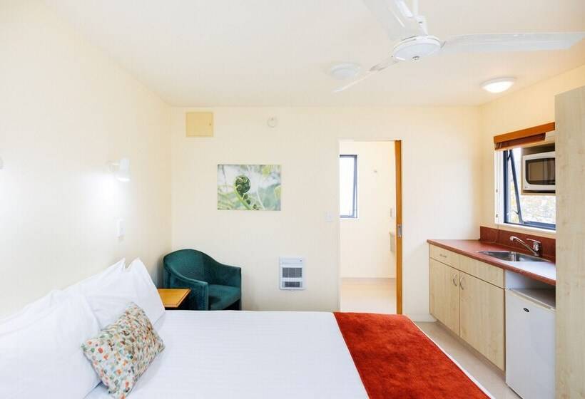 Студио Базик, Bella Vista Motel Palmerston North