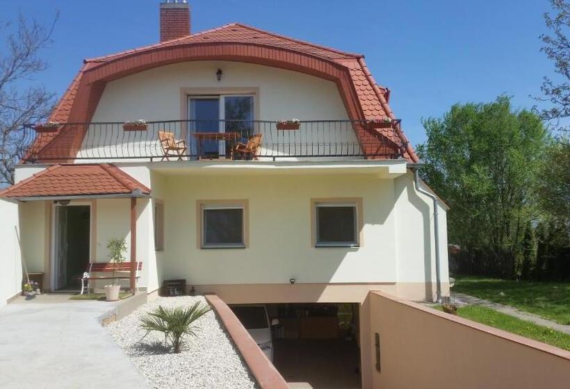 Номер Стандарт с Балконом, Gästehaus Stein