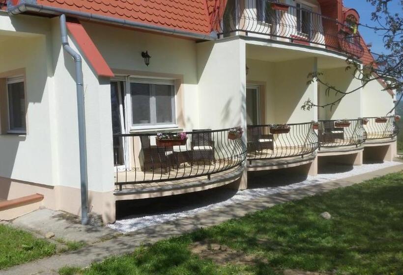 Люкс с Балконом, Gästehaus Stein