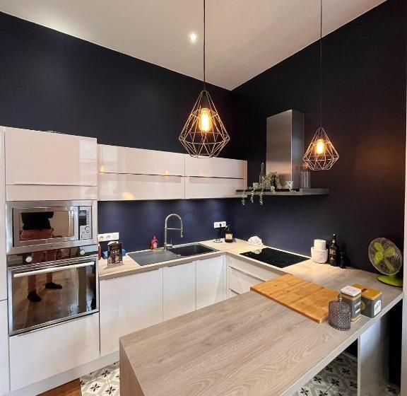 Apartamento 2 Dormitórios, Studios Dans L Hypercentre
