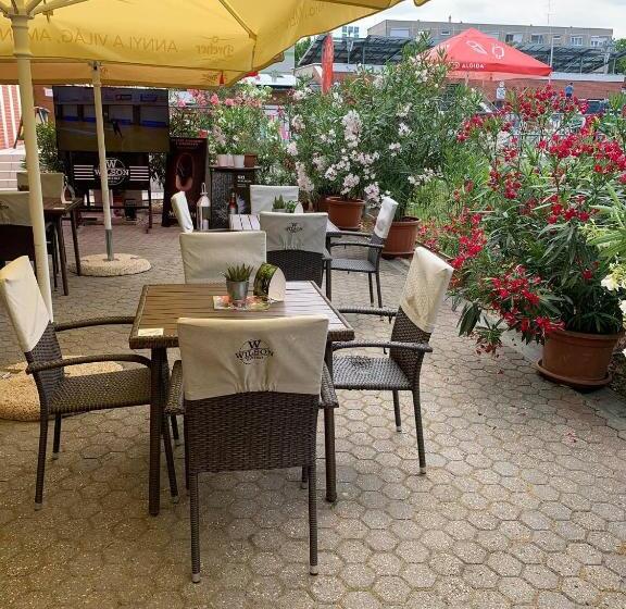 Номер Стандарт Трехместный, Cvse Clubház és Panzió