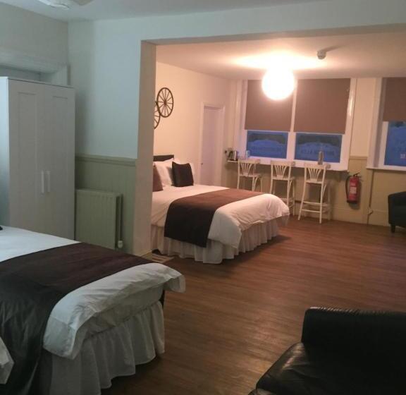 Семейный Номер, Good Intent Rooms