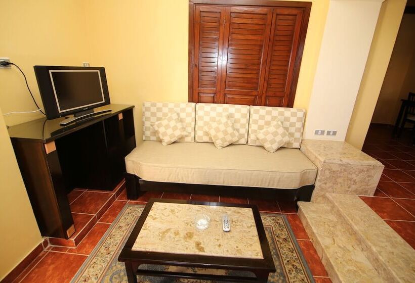 اتاق سوپریور با چشم‌انداز استخر, Tamra Beach Resort