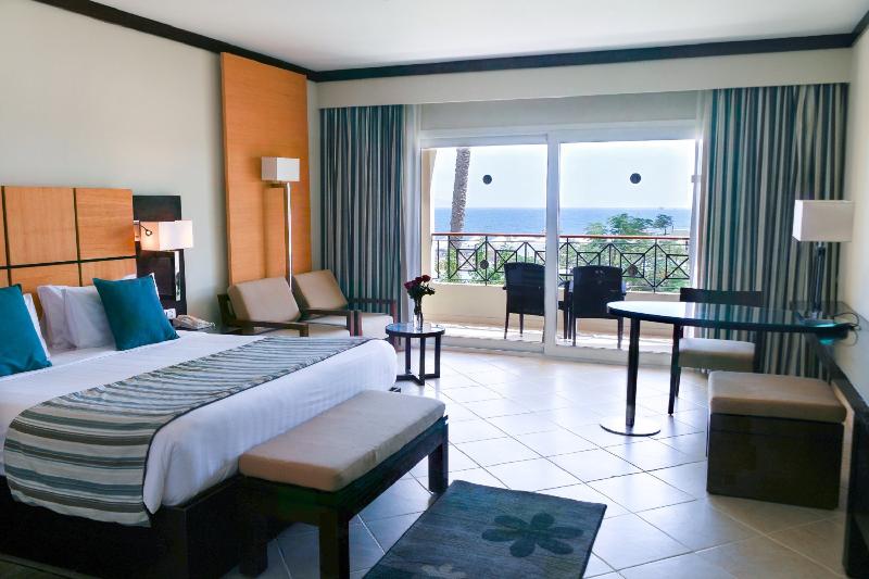 اتاق لوکس با چشم‌انداز استخر, Cleopatra Luxury Resort Sharm El Sheikh