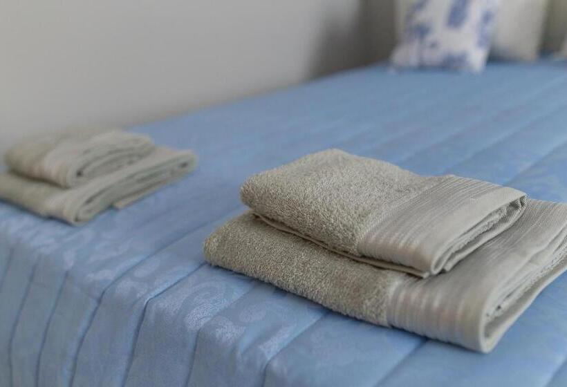 اتاق استاندارد با سرویس بهداشتی مشترک, Brivaldo Guest House