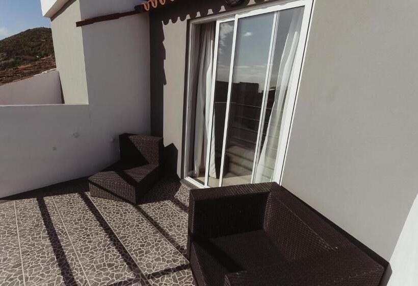 اتاق استاندارد سه نفره, Brivaldo Guest House