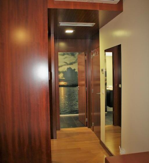 اتاق استاندارد با وان آب گرم, Microrent Rooms