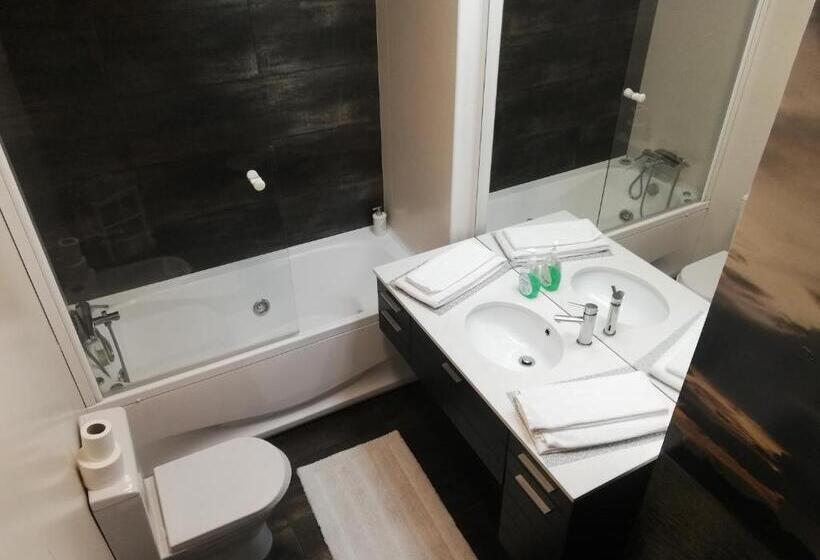 اتاق استاندارد با وان آب گرم, Microrent Rooms