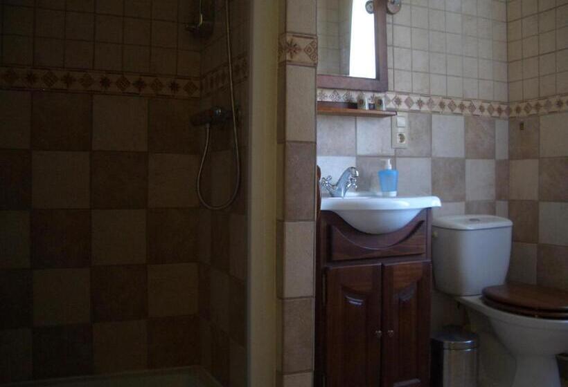 اتاق استاندارد, As Jarras