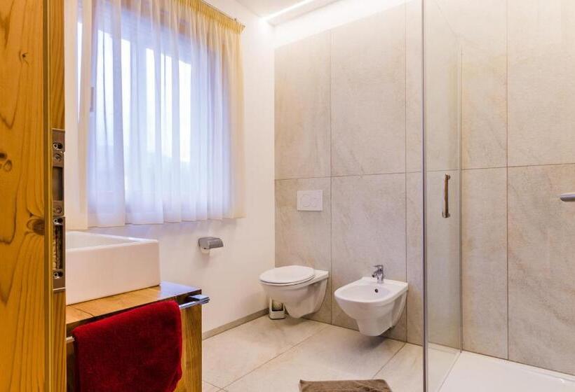 Apartamento 1 Dormitório com Terraço, Praitladhof