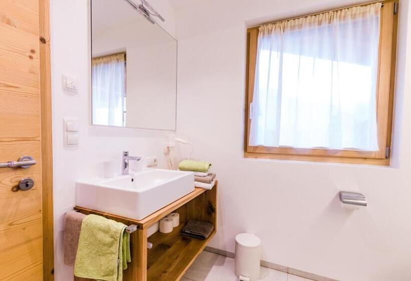 Apartamento 1 Dormitório com Sacada, Praitladhof
