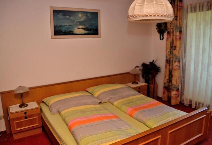 اتاق لوکس, Haus Jost Ingrid