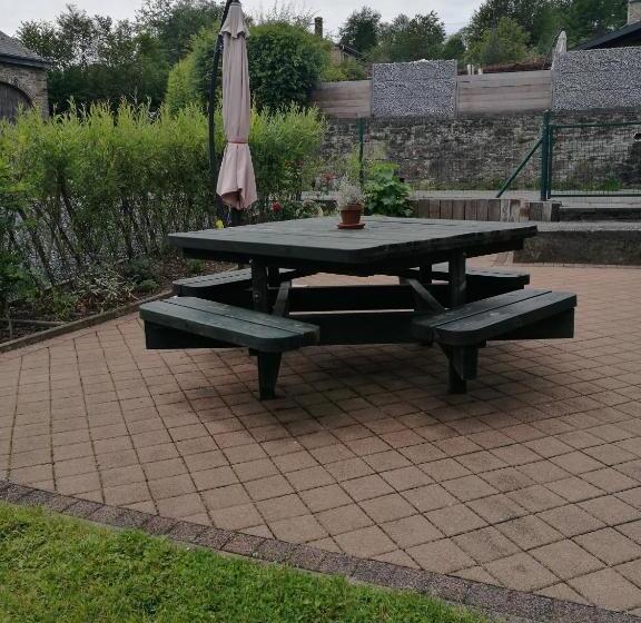 标准间, At Home