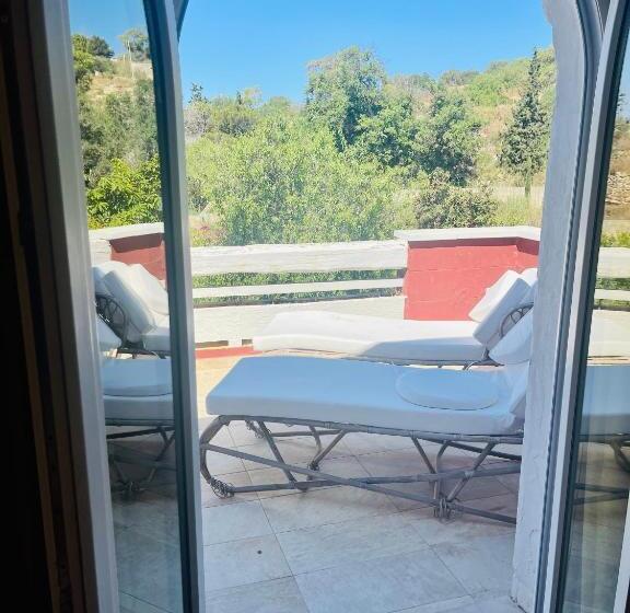 اتاق استاندارد با تخت دو نفره بزرگ, The Red Farm Relais & Spa