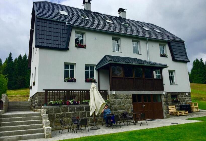 جناح, Horská Vila Wander