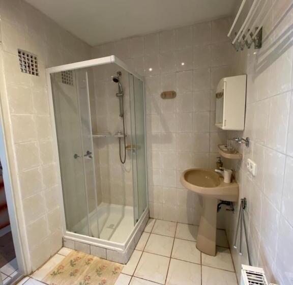 اتاق استاندارد, B&b Chardas