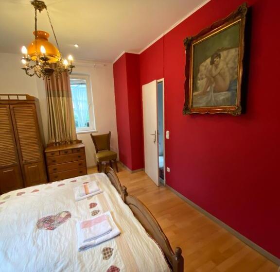 اتاق استاندارد با چشم‌انداز باغ, B&b Chardas