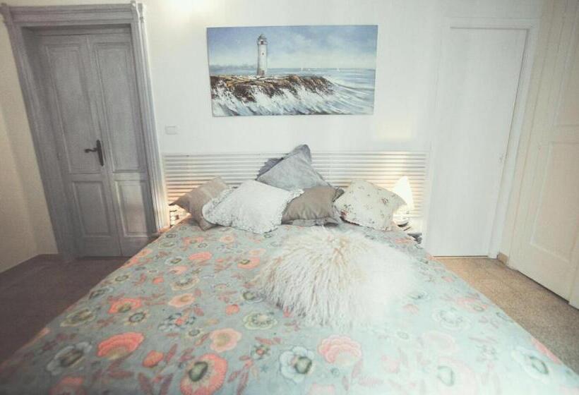 オーシャンビュースタンダードルーム, B&b Le Ferule