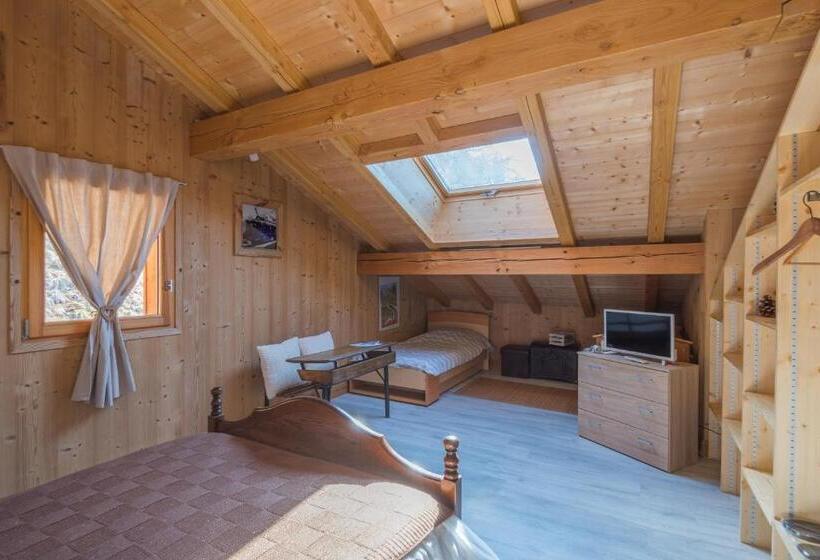 חדר בסיסי לשלושה, Chantemerle 1741, Chambres D Hôtes à La Montagne