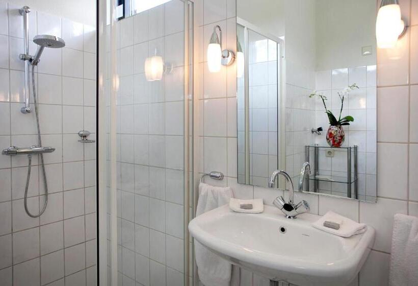 Полулюкс, Bed And Breakfast Holter