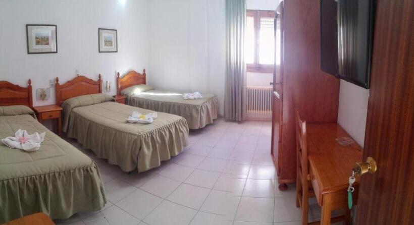Трехместный Номер Базовый, Hostal Mulhacen