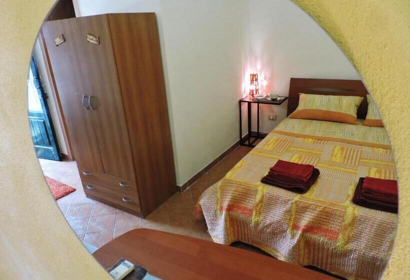 اتاق استاندارد, Etna Hiking B&b