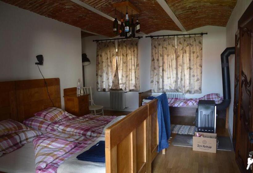 Номер Стандарт Трехместный, Bagolyvár Fogadó  újfalusy Márton Vendégház