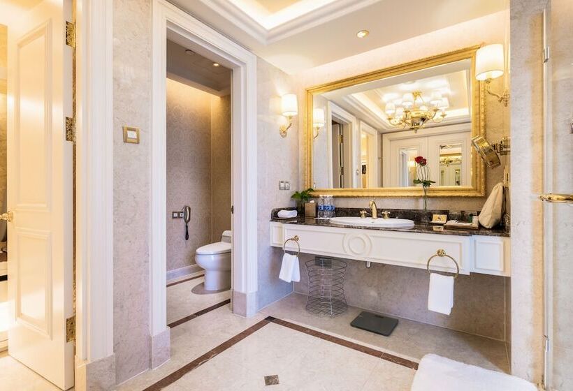 سوئیت کلاب, Sheraton Chongqing