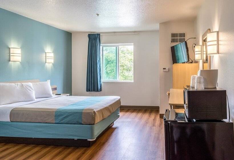 Номер Deluxe Адаптированный для Инвалидов, Motel 6 Lincoln City, Or