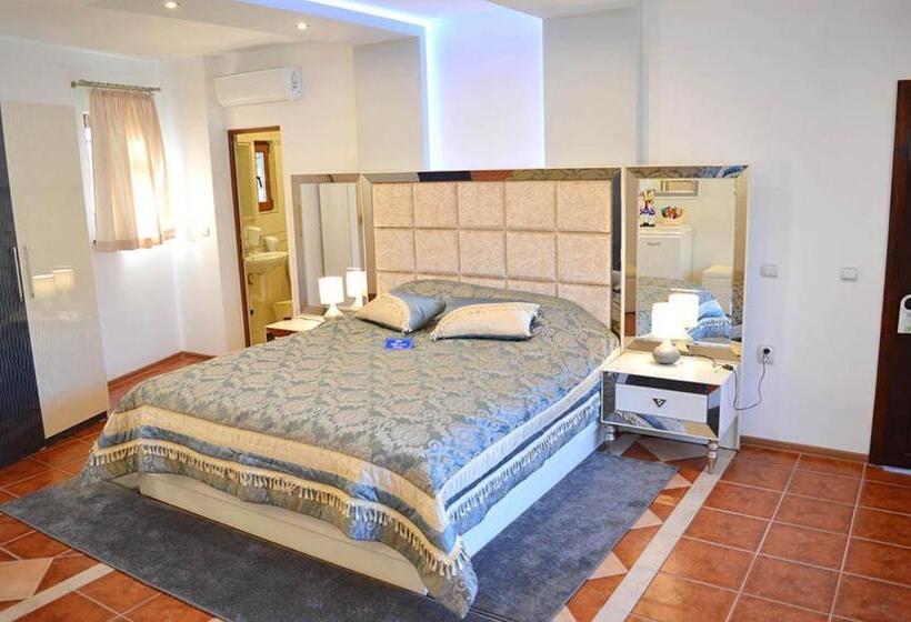 Апартаменты 2 Спальни, Arbanasi Deluxe Villa