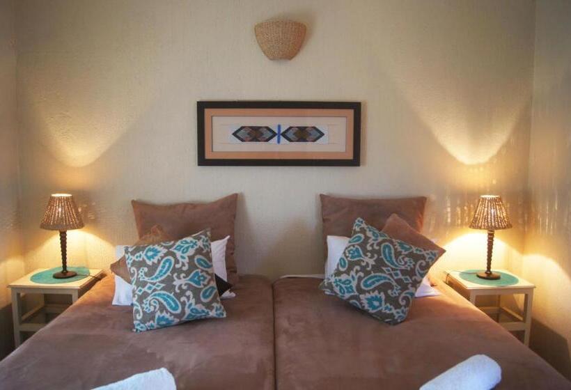 Номер Стандарт Вид на Сад, The Fever Tree Guest House