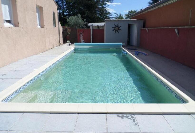 Студио Стандарт Вид на Сад, Appartements Et
