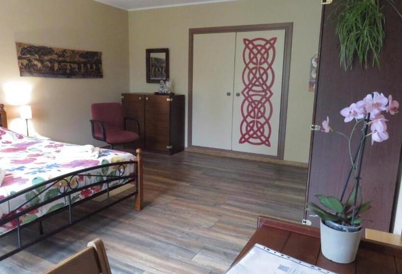 اتاق استاندارد با چشم‌انداز باغ, Prince D Orange Bed & Breakfast