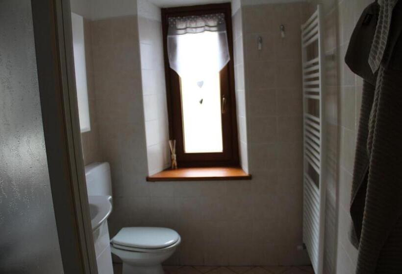 Apartamento 1 Dormitório com Vistas, Maison Perron Cir  Vda Lathuile N0062
