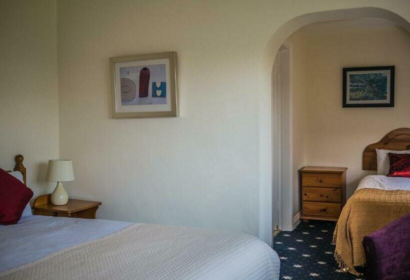اتاق استاندارد سه نفره, Ashe S Accommodation