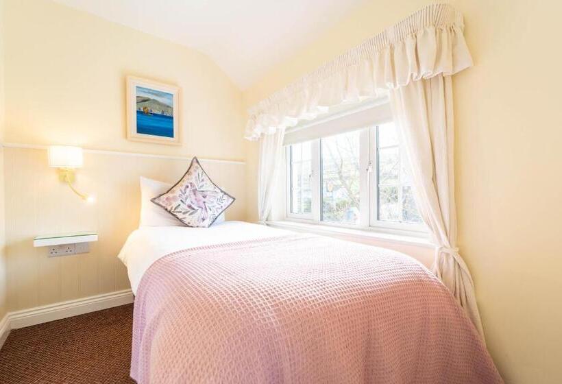 اتاق استاندارد سه نفره, Ashe S Accommodation