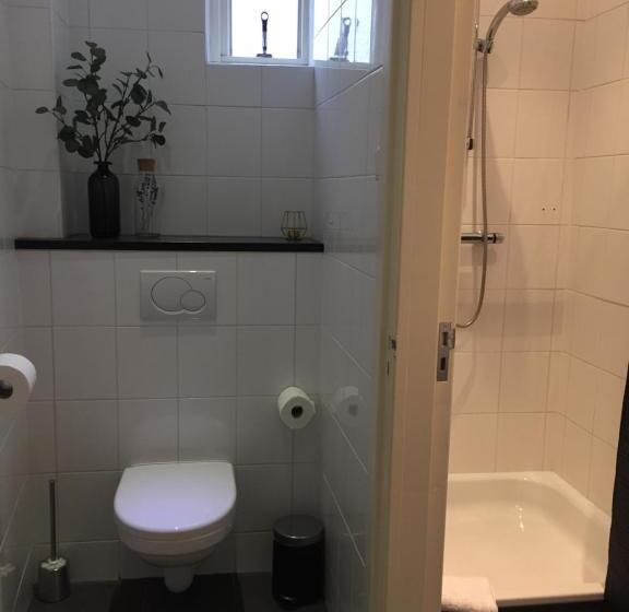 اتاق استاندارد سه نفره, De Stadswal
